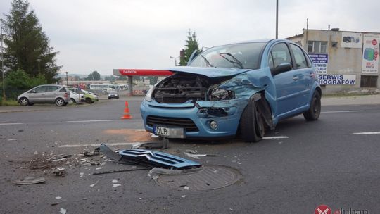 Kolizja ciężarówki z osobówką