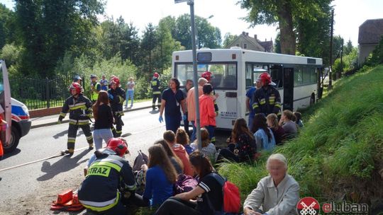 Wypadek autobusu w Zarębie