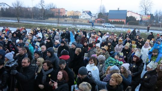 Setki osób w lubańskim orszaku