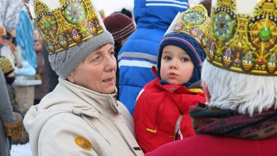 Setki osób w lubańskim orszaku