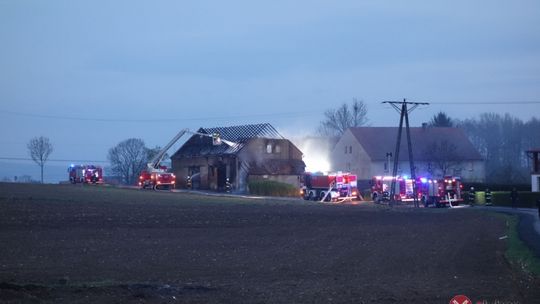 Potężny pożar w Siekierczynie