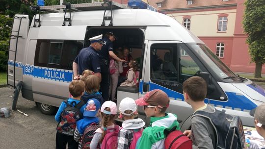 Policjanci z Lubaniu prezentowali sprzęt służbowy podczas