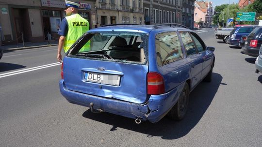 Stłuczka z udziałem autobusu