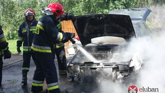 Auto spłonęło na ul. Dolnej