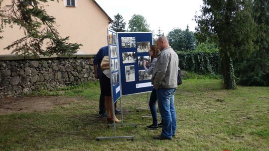 Przeszłość ukryta na dawnej fotografii