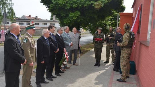 Uroczyste odsłonięcie tablicy upamiętniającej 70. rocznicę powołania Łużyckiej Brygady Wojsk Ochrony Pogranicza