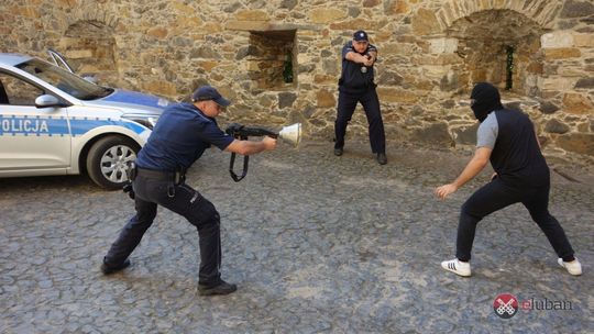 Napad terrorystyczny i pożar w Zamku Czocha