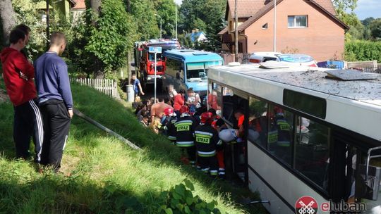 Wypadek autobusu w Zarębie