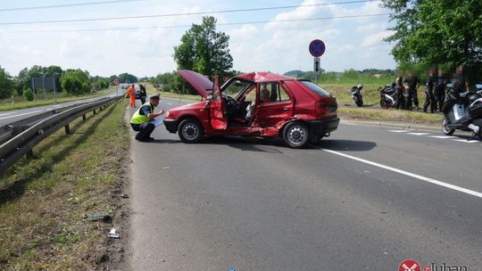 Kolizja na zjeździe w kierunku autostrady