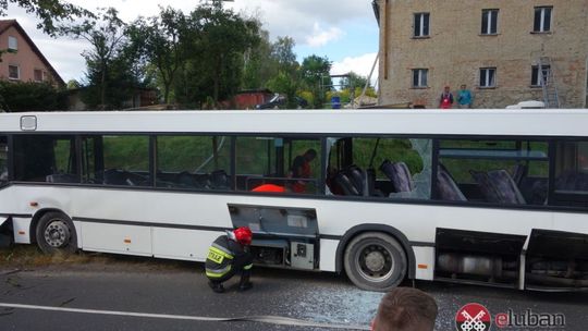 Wypadek autobusu w Zarębie