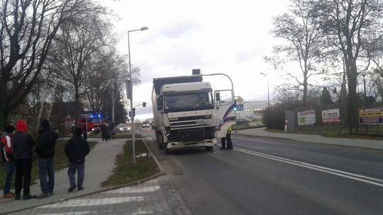 TIR-em staranował VW Polo