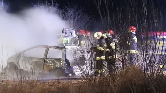 Kolejne podpalone auto