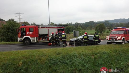 Omal nie zginął pod kołami ciężarówki