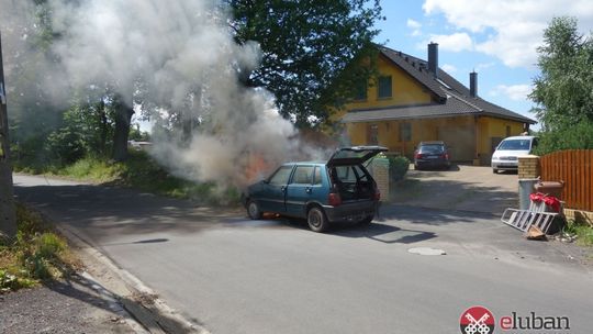 Auto spłonęło na ul. Dolnej