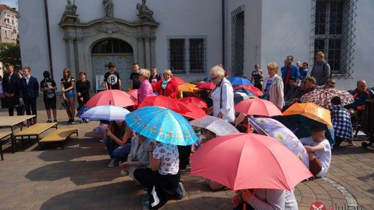 Happening na lubańskim Rynku „BEZPIECZNY SENIOR”