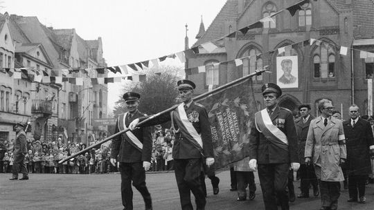 Pochód majowy sprzed 37 lat