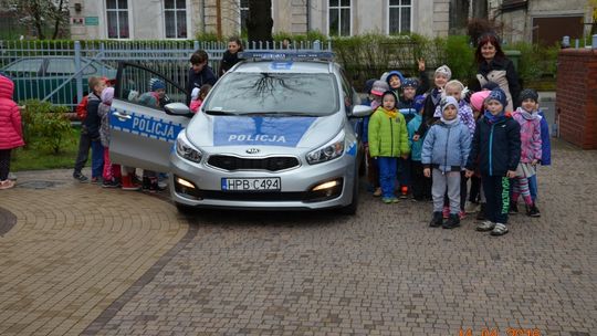 Lubańscy policjanci odwiedzili małych akademików