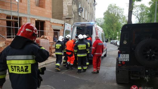 Pożar, płonące sadze i atak na rusztowaniu