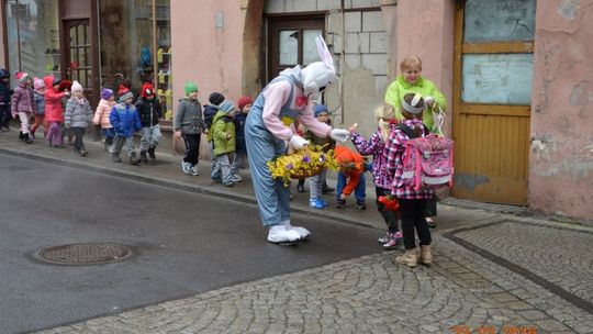 Kurczak, zając i baranek zwiastują Wielkanocny poranek