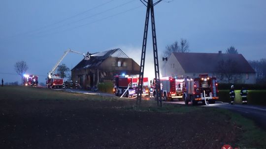 Potężny pożar w Siekierczynie