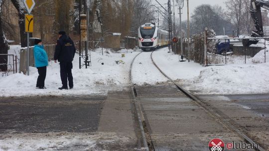 Mężczyzna rzucił się pod pociąg