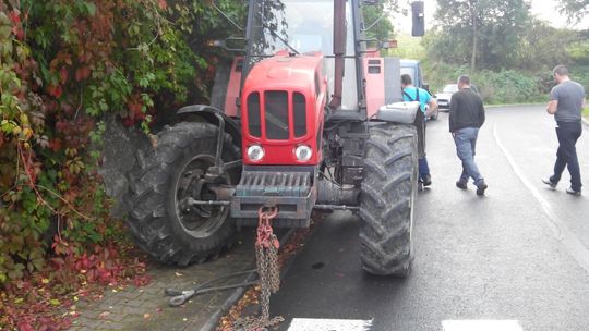 Mercedes wjechał w ciągnik