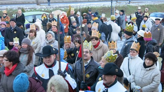 Setki osób w lubańskim orszaku