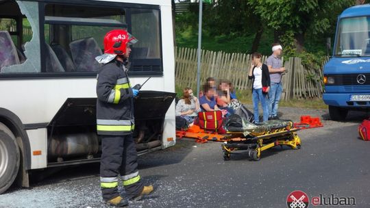 Wypadek autobusu w Zarębie