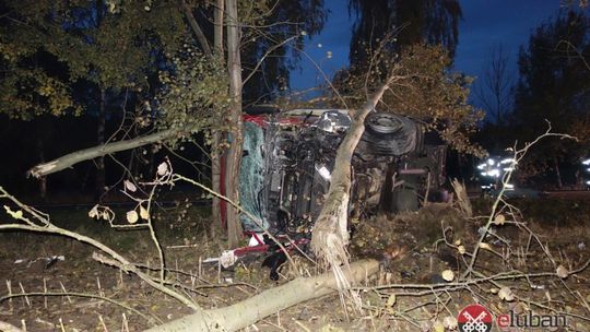 Tragiczny wypadek. Zderzenie busa z ciężarówką