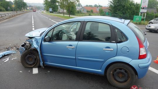 Kolizja ciężarówki z osobówką