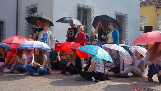 Happening na lubańskim Rynku „BEZPIECZNY SENIOR”