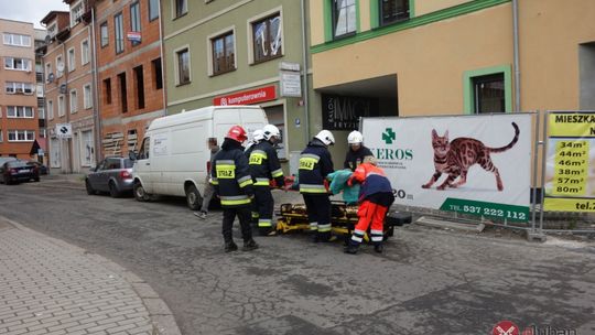 Pożar, płonące sadze i atak na rusztowaniu