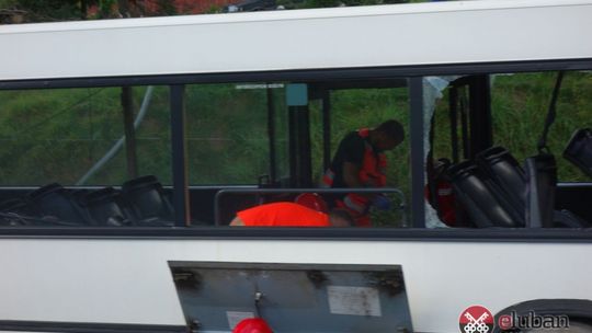 Wypadek autobusu w Zarębie