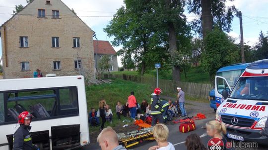 Wypadek autobusu w Zarębie