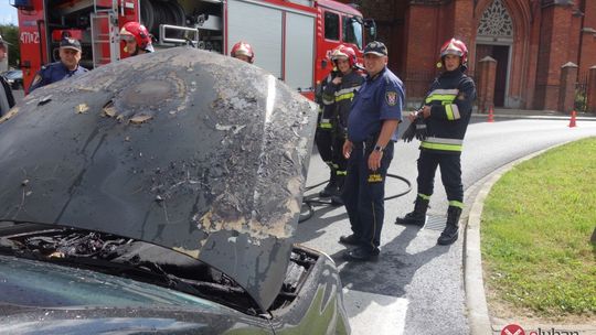 Płonące auto na ul. Wrocławskiej