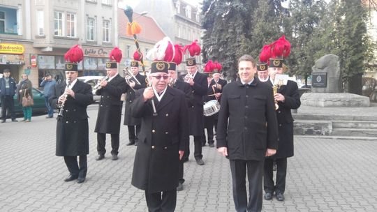 Górnicza orkiestra przemaszerowała przez miasto