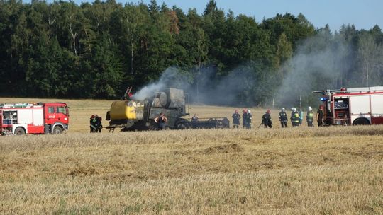 Huk i kłęby dymu nad Zarębą