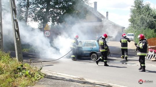 Auto spłonęło na ul. Dolnej