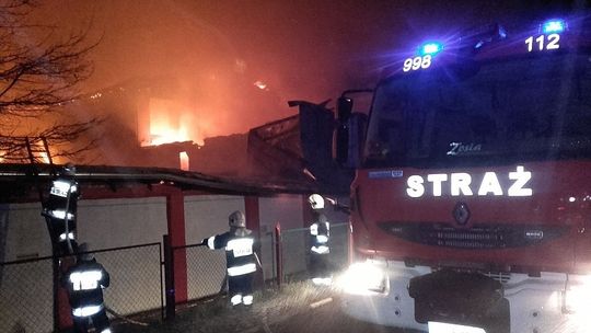 Pożar zakładu produkcyjnego w Starej Kamienicy