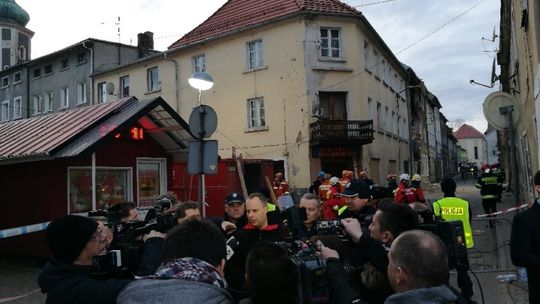 Podsumowanie akcji ratunkowej po zawaleniu kamienicy w Mirsku