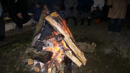 Kolędowanie przy ognisku