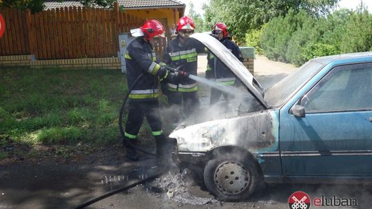 Auto spłonęło na ul. Dolnej