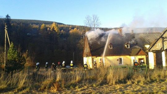 Pożar budynku socjalnego w Świeradowie-Zdroju