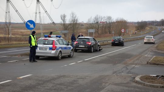 Kolizja przy zjeździe na autostradę