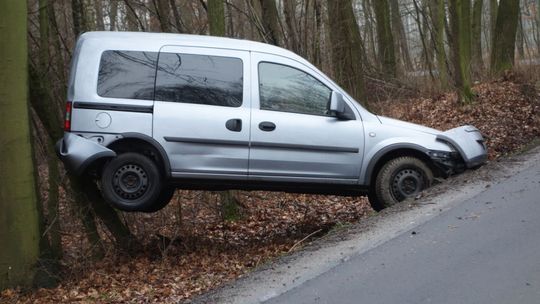 Auto dosłownie wyleciało z drogi