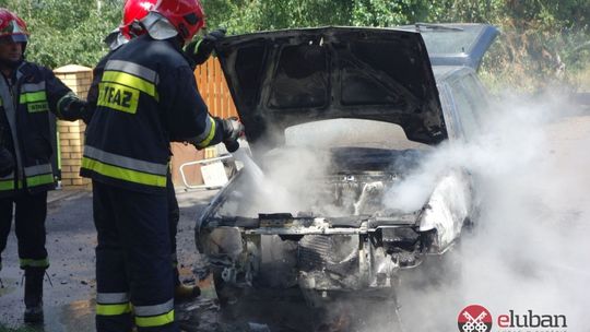 Auto spłonęło na ul. Dolnej