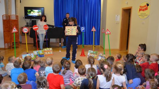 Lubańscy policjanci odwiedzili małych akademików