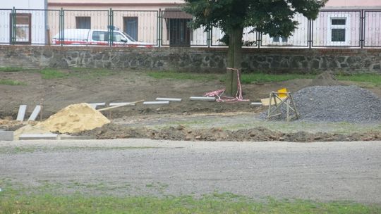 Na podwórku szkoły znaleziono bombę