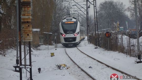 Mężczyzna rzucił się pod pociąg