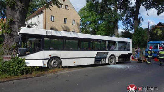 Wypadek autobusu w Zarębie